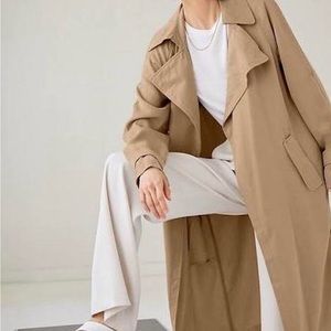 Aritzia Babaton Lawson Trench in Tawny